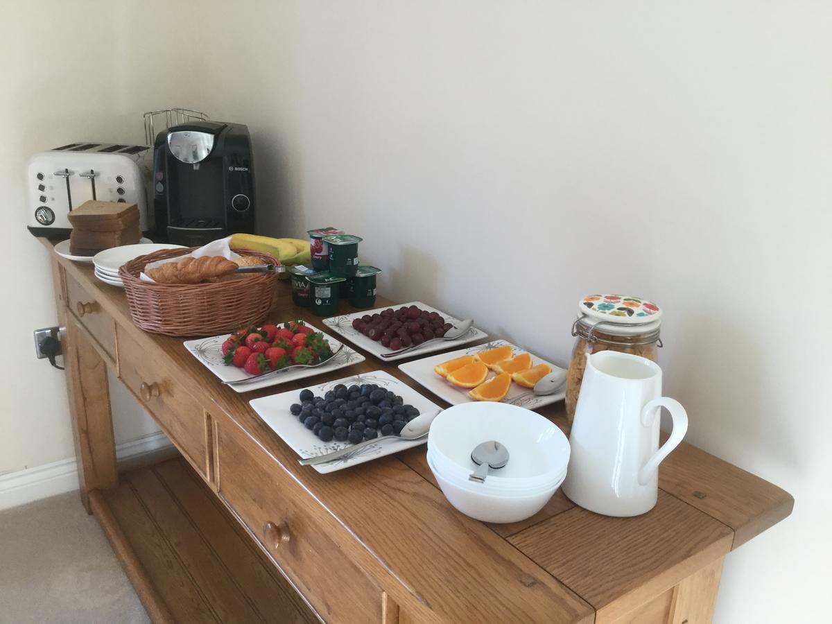 Moon House Bed & Breakfast Witney Ngoại thất bức ảnh